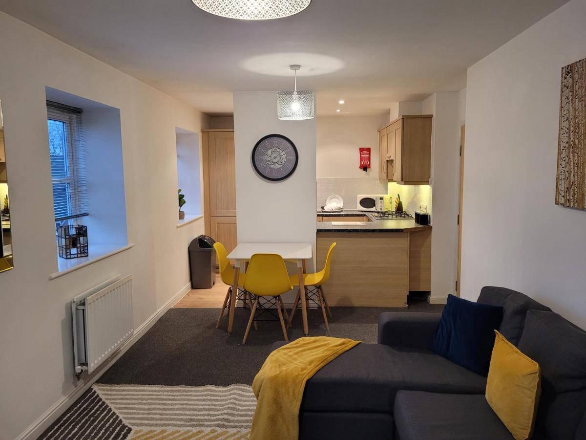 Catchpole Stays Abbey Field Apartment- A Lovely 2 Bed Apartment With Field Views Near Colchester Town Centre Bagian luar foto