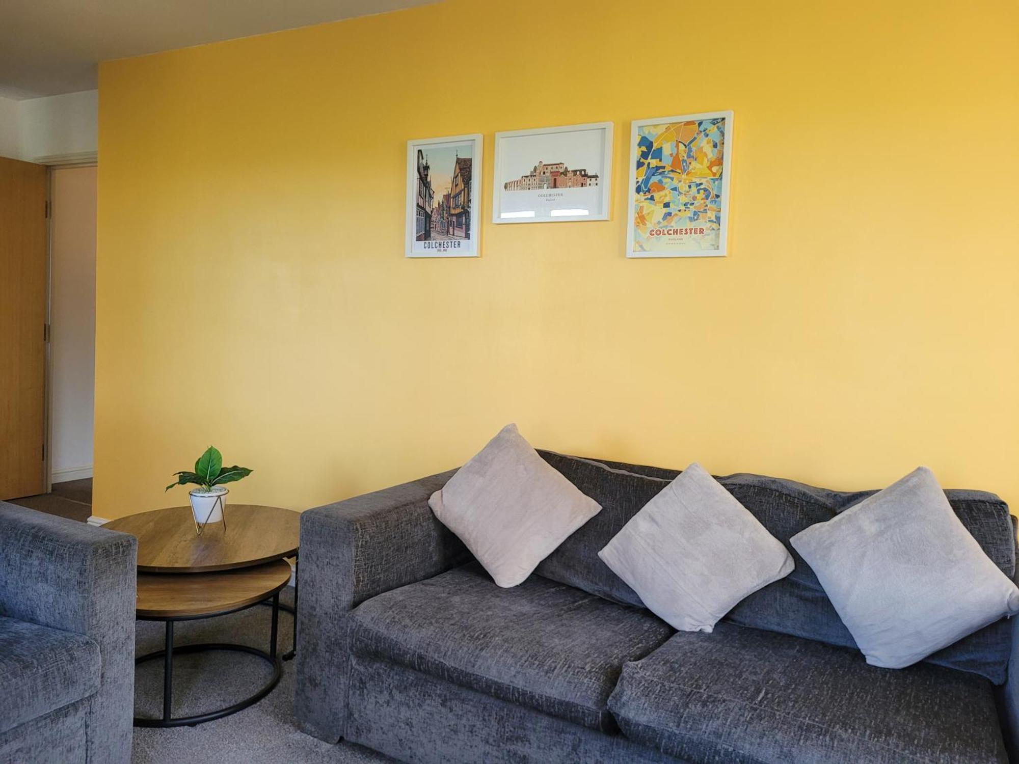 Catchpole Stays Abbey Field Apartment- A Lovely 2 Bed Apartment With Field Views Near Colchester Town Centre Bagian luar foto